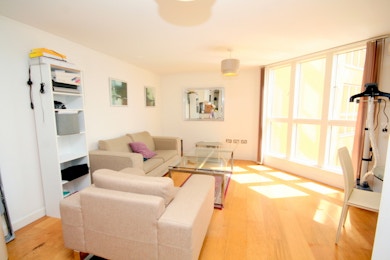 Beautiful apartment to rent in the picturesque Surrey Quays, £410pw